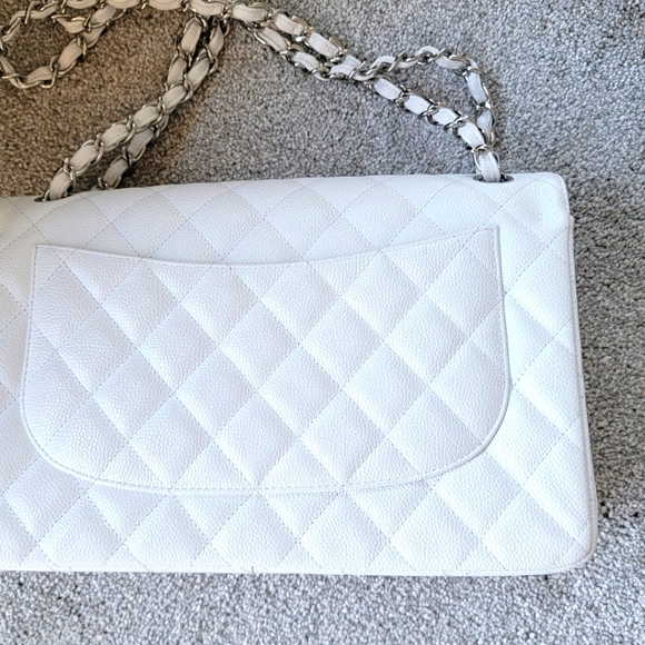 CHANEL Classic Flap Jumbo White Caviar - Picture 3 of 12